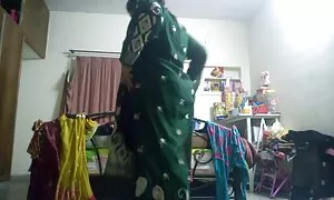 مثير شقراء سكسي على المباشر الشباب وقد متعة مع اثنين من عشاق على السرير فيديو إباحي 