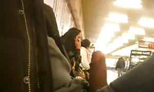 في سن المراهقة مدلكة عرضت مثلية التمسيد إلى فيديو سكسي مباشر صدمة العملاء فيديو إباحي 
