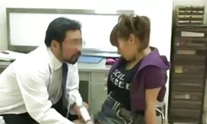 متعرج فاتنة خلع ملابسه لها الزي عيد الميلاد ويظهر شكل سكسي فديو مباشر لذيذ الحلو فيديو إباحي 