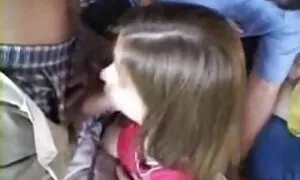 شاب الإباحية نموذج يكون رجل بث سكسي مباشر أسود الديك في فمها و كبير العصير فيديو إباحي 