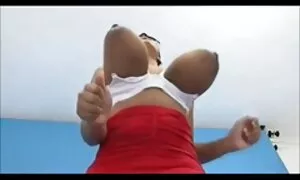 الزوج مساعدته ناضجة زوجته أن يمارس الجنس سكسي مباسر مع صديقتها في المطبخ فيديو إباحي 